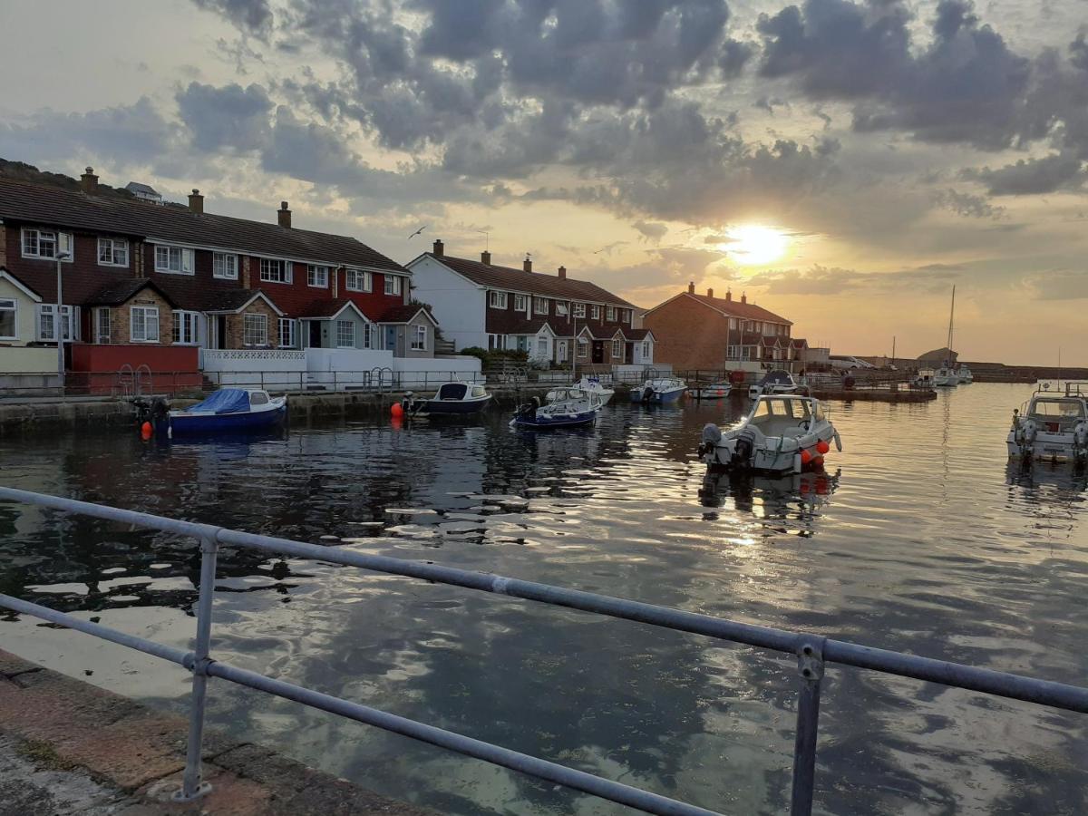 Inner Harbour Cottage Портрит Экстерьер фото