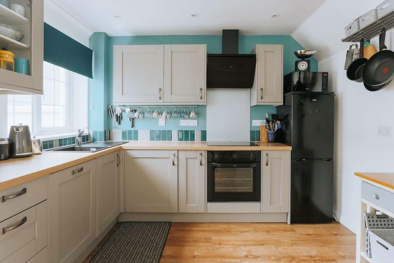 Inner Harbour Cottage Портрит Экстерьер фото