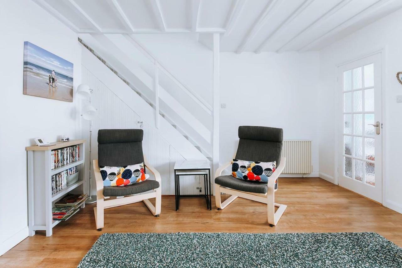 Inner Harbour Cottage Портрит Экстерьер фото